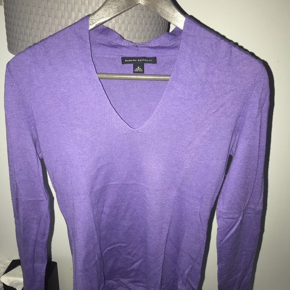 Lovely like new Banana Republic thin sweater 🎉